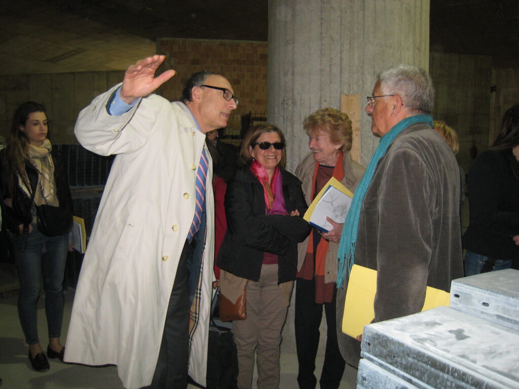 Stazione Municipio, la delegazione ABB in visita (da sinistra l'Architetto Ugo Carughi, l'archeologa dott.ssa Daniela Giampaola, la prof.ssa Marisa Dalai Emiliani presidente onoraria ABB, l'architetto Vezio De Lucia presidente ABB