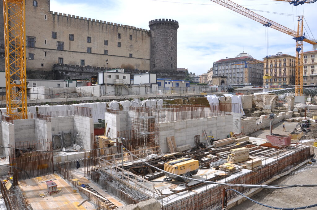 Piazza Municipio, cantiere metropolitana linea 1